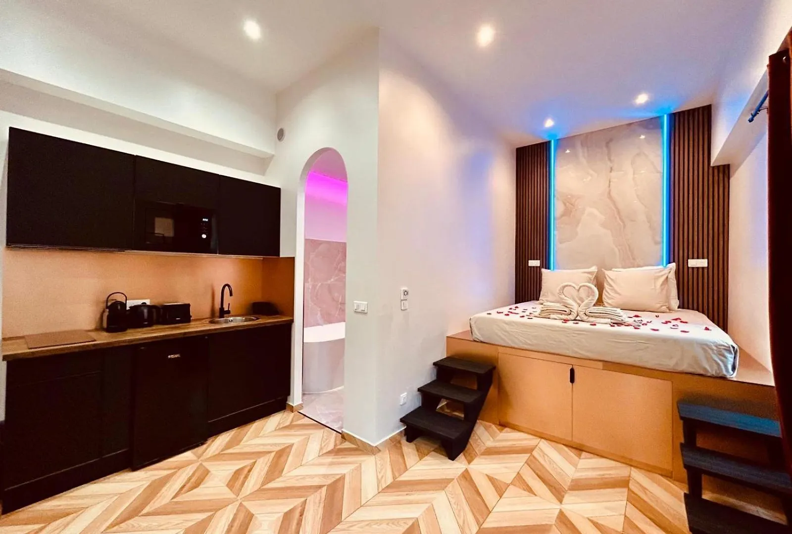 아파트 Intimate Escape - Seaside - Spa Bath - Wifi - Ac 니스