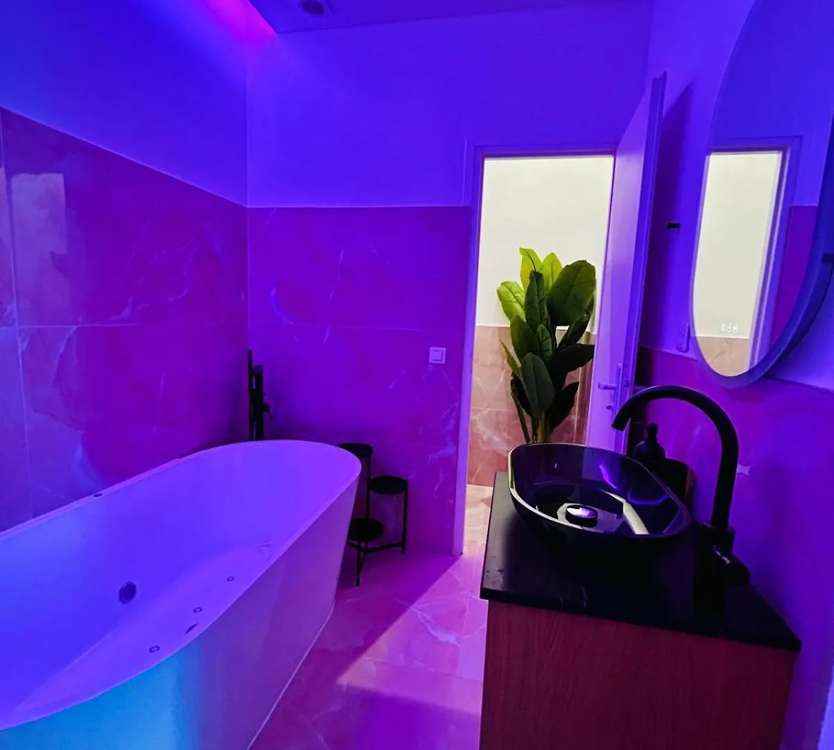 Intimate Escape - Seaside - Spa Bath - Wifi - Ac 니스 0*,  프랑스