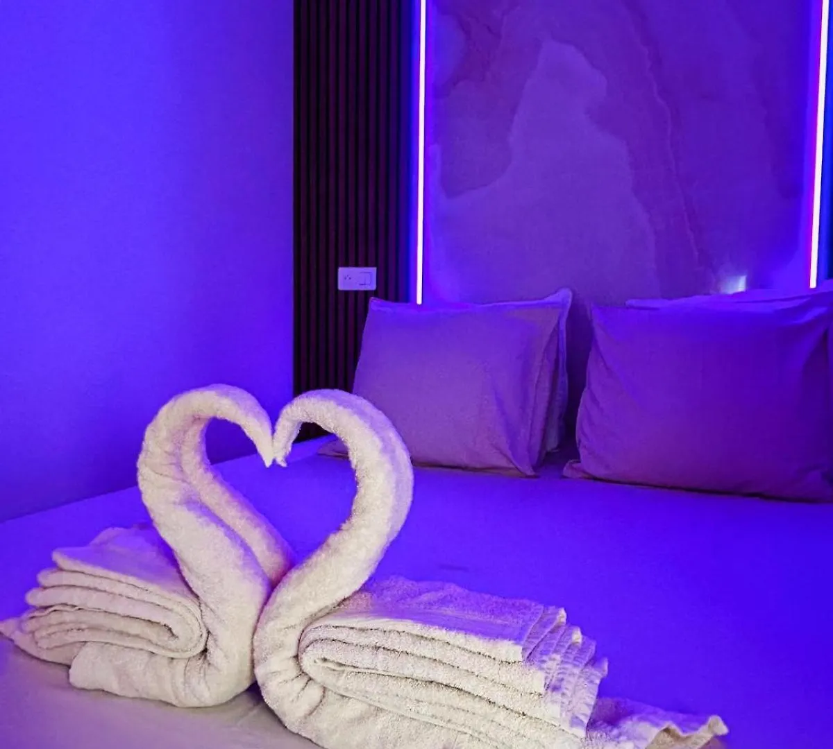 아파트 Intimate Escape - Seaside - Spa Bath - Wifi - Ac 니스