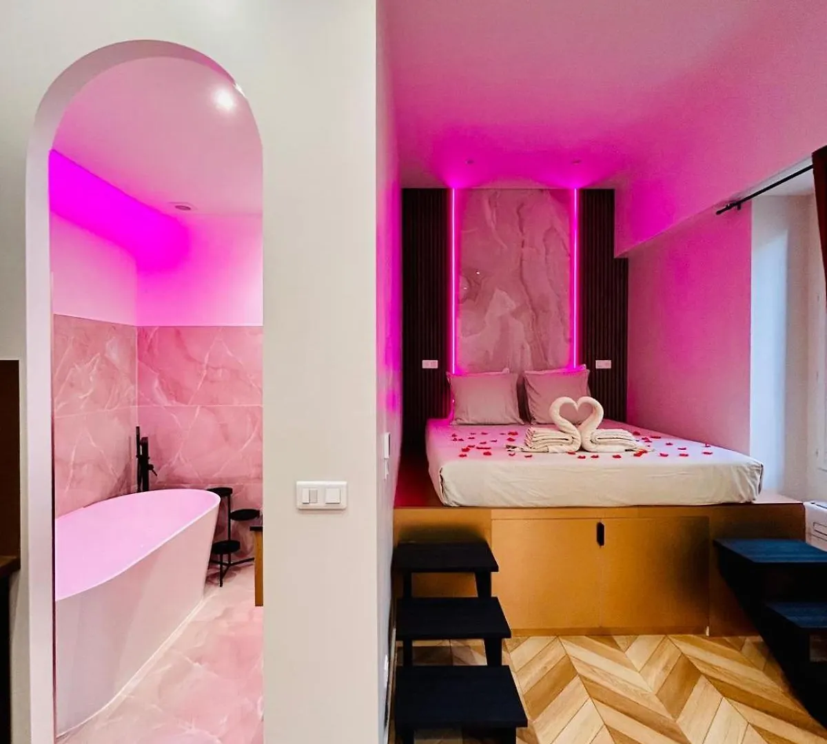 아파트 Intimate Escape - Seaside - Spa Bath - Wifi - Ac 니스